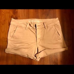 American Eagle size 6 midi short